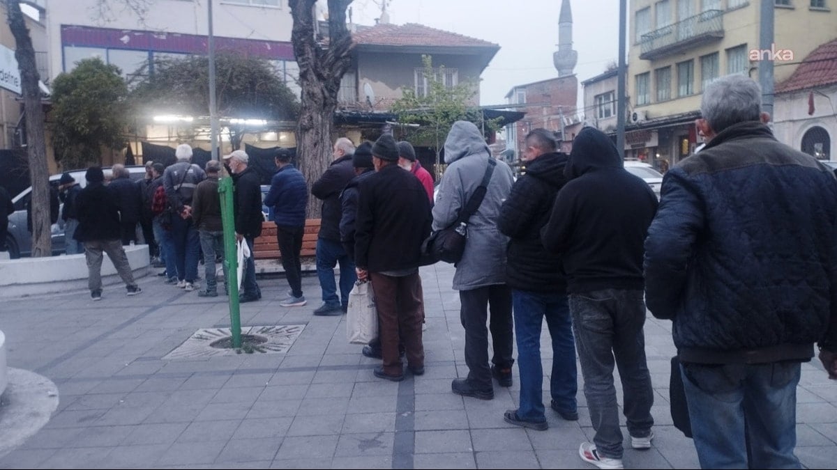 Emekli bayrama da kuyrukta girdi