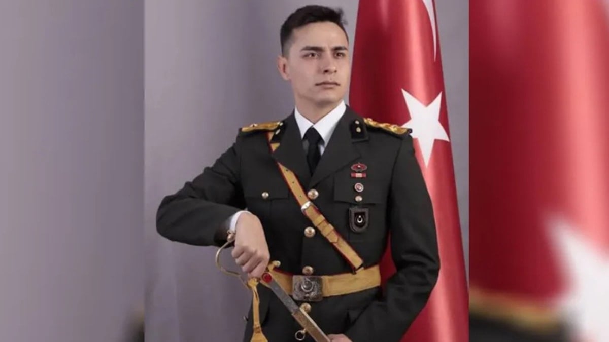 İhraç edilen teğmenlerden Demirtaş göreve başladı