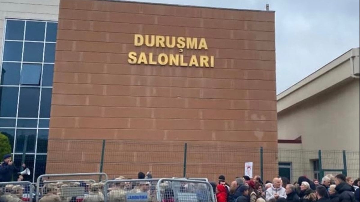 İBB davaları canlı yayınlansın önerisi reddedildi