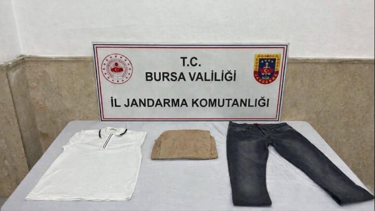 Kıyafete emdirdiği uyuşturucuyu kargo ile cezaevine gönderirken yakalandı