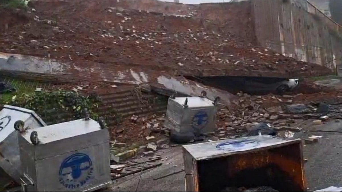 İstanbul Maltepe'de okulun istinat duvarı çöktü: Facia kıl payı atlatıldı