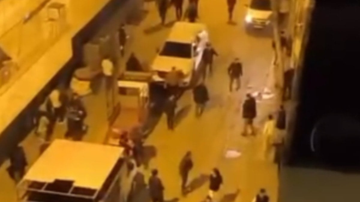 Çocukların kavgası ailelerin kanlı kavgasına dönüştü! Yaralılar var