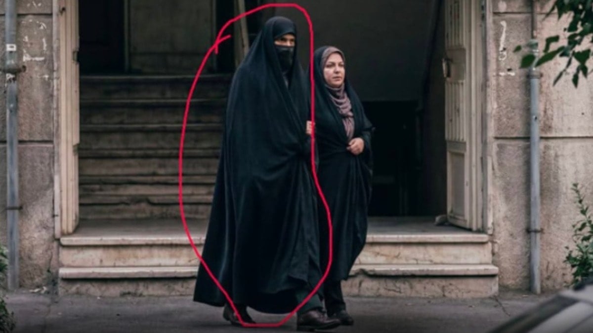 ABD umudunu bu fotoğraflara bağladı: Kadın kılığındaki İranlılar sahte çıktı