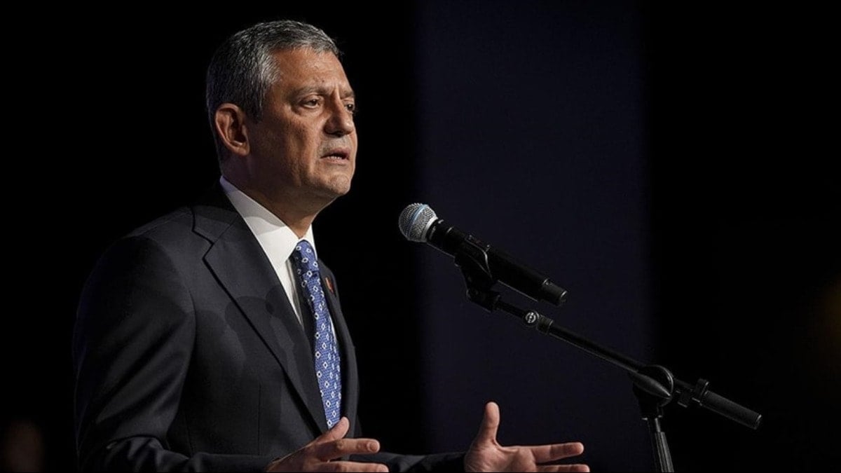 Özgür Özel'den AKP'li vekillere sürpriz SMS gitti