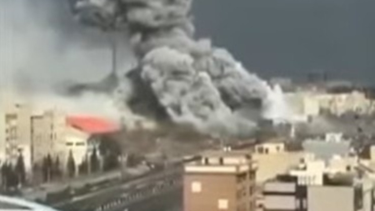 İsrail İran'a 9. dalga saldırıyı başlattı: Tahran ve Beyrut'tan dumanlar yükseliyor