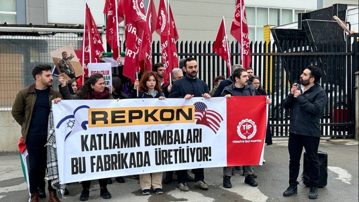 TİP üyeleri kendilerini İsrail'e bomba satan Repkon'un fabrika kapısına zincirledi