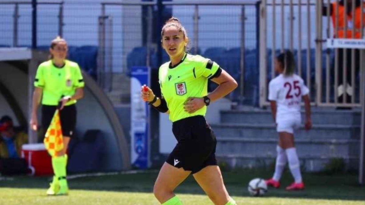Süper Lig maçında kadın hakem görev yapacak!