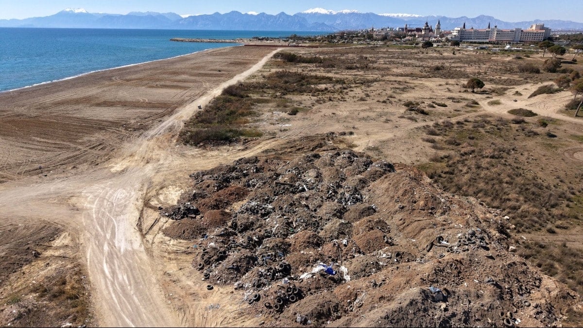 Doğa katliamı! Antalya'daki caretta kumsalında 1500 lağım çukuru tespit edildi: Hepsi denize akmış