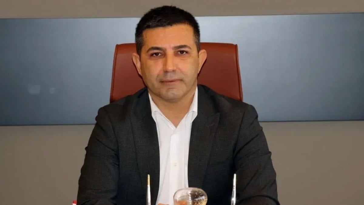 Kuşadası Belediyesi operasyonunda Başkan Ömer Günel'in de aralarında olduğu 6 belediye çalışanı adliyede