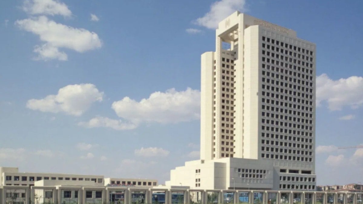 Ankara'nın simge yapılarından eski Hazine Müsteşarlığı binası yıkılıyor