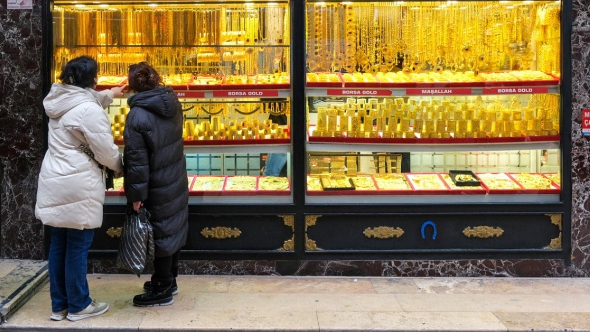 Bankadaki makas yastık altına itiyor