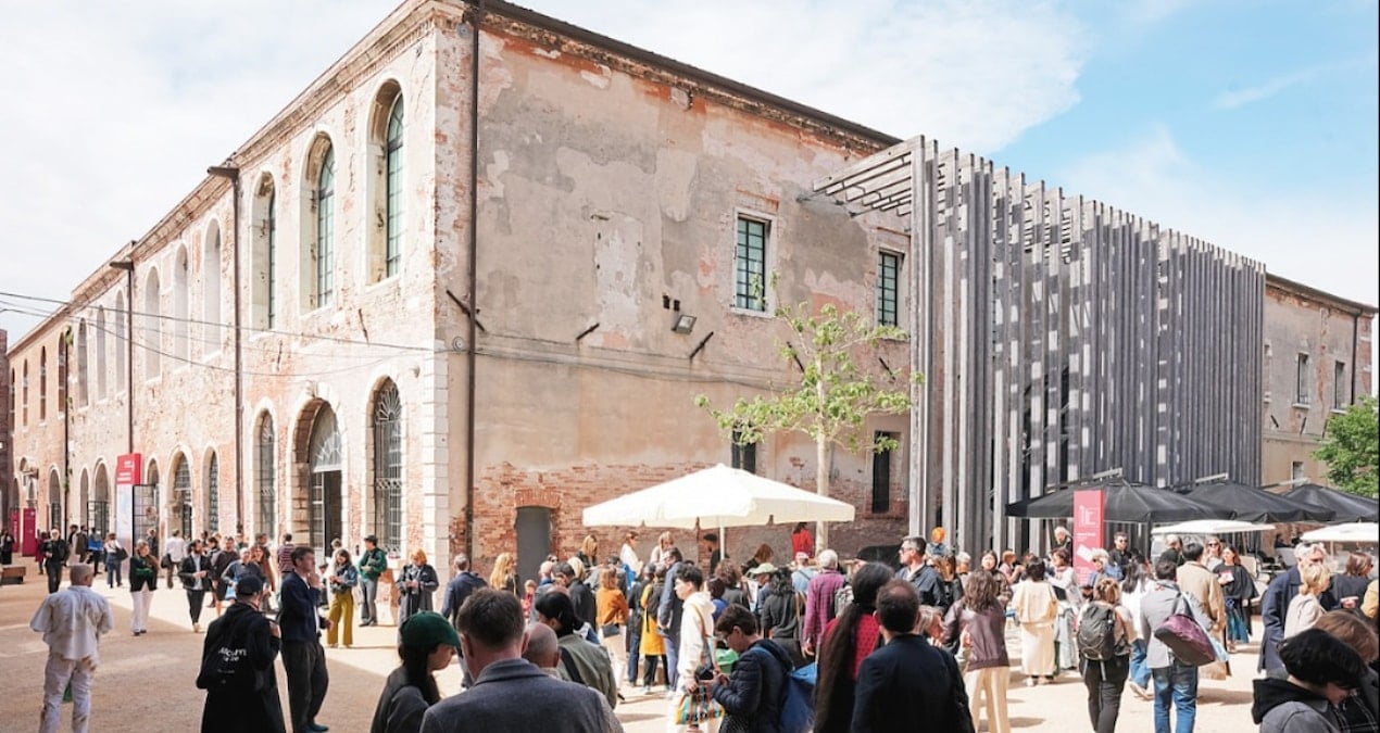 ‘Gözlerinizden Öperim’ Venedik Bienali'nde