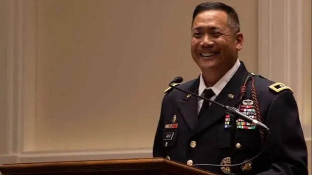 ABD'li alkolik Tümgeneral, gizli savaş haritalarını trende unuttu