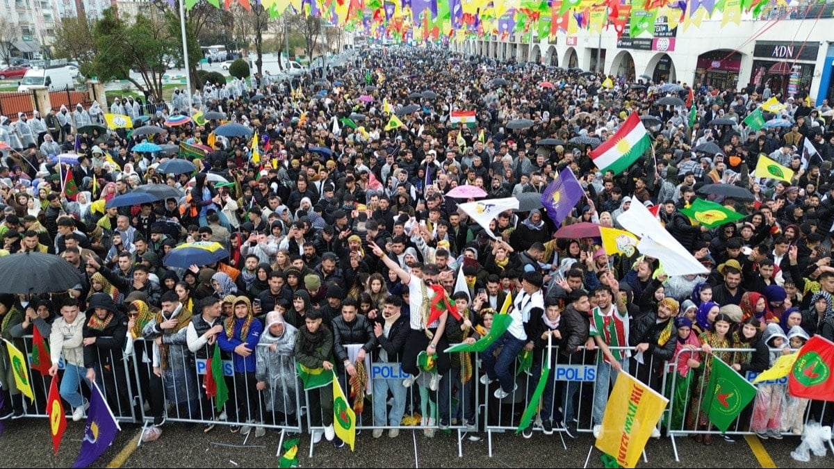 Şanlı bayrağımız nerede!