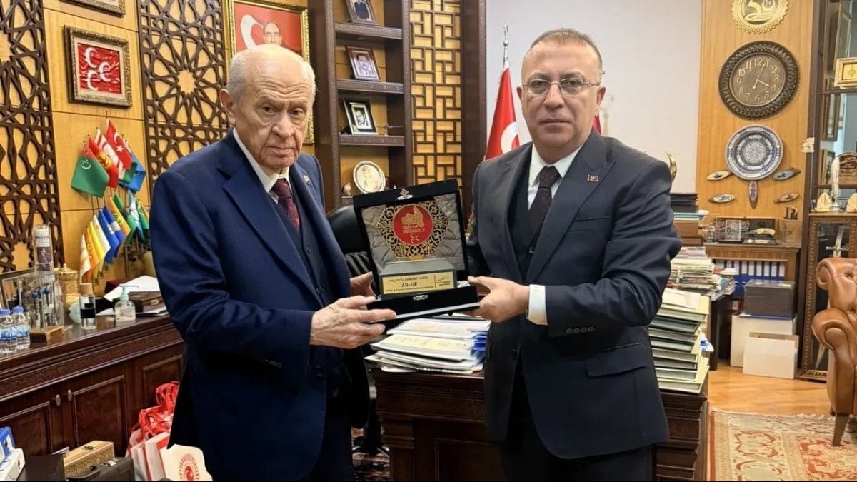 Son dakika... Bahçeli'den, İzzet Ulvi Yönter'in istifasına ilişkin ilk açıklama