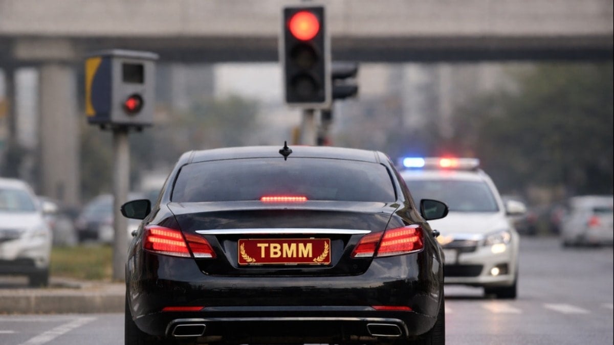 Vatandaşa: Kes ceza - Eski vekile: Bas gaza