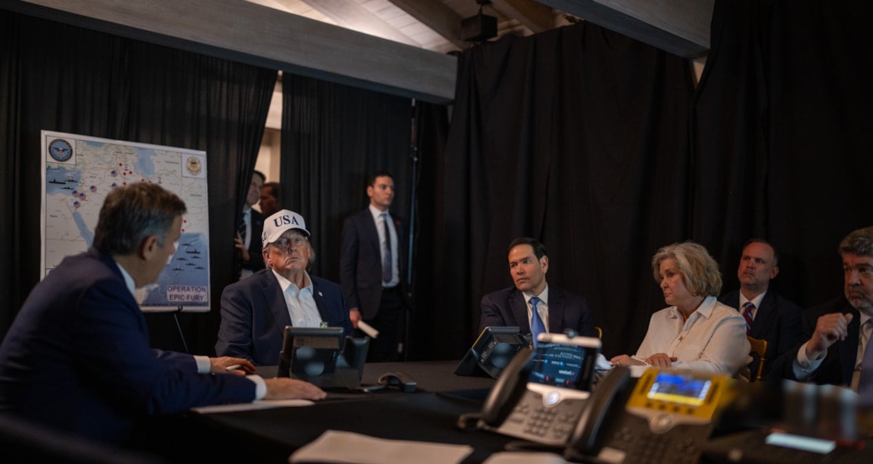 Trump'ın arkasındaki haritada belli oldu: Saldırı planında Türkiye yok