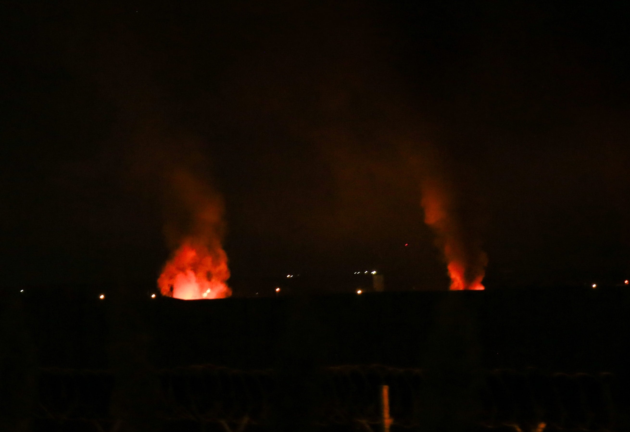 Erbil'de patlama sesleri: İHA ile hedef alınan havalimanında yangın