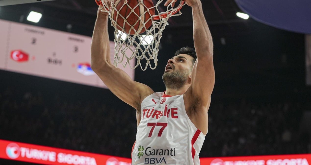 Sırbistan'ı deviren 12 Dev Adam 4'te 4 yaptı