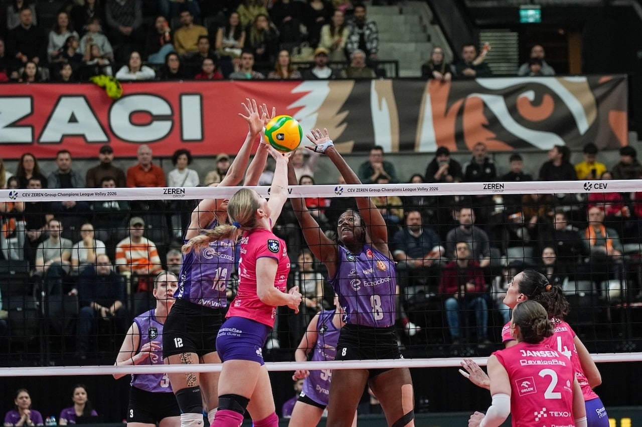 Eczacıbaşı yarı finale bir adım daha yaklaştı