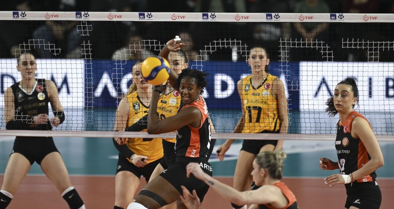 VakıfBank seride öne geçti