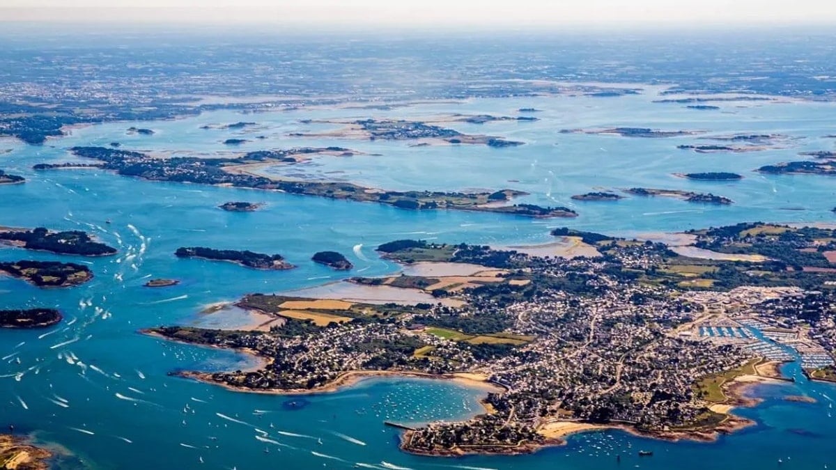 Bu Fransız körfezi büyüleyici bir hazineyi saklıyor