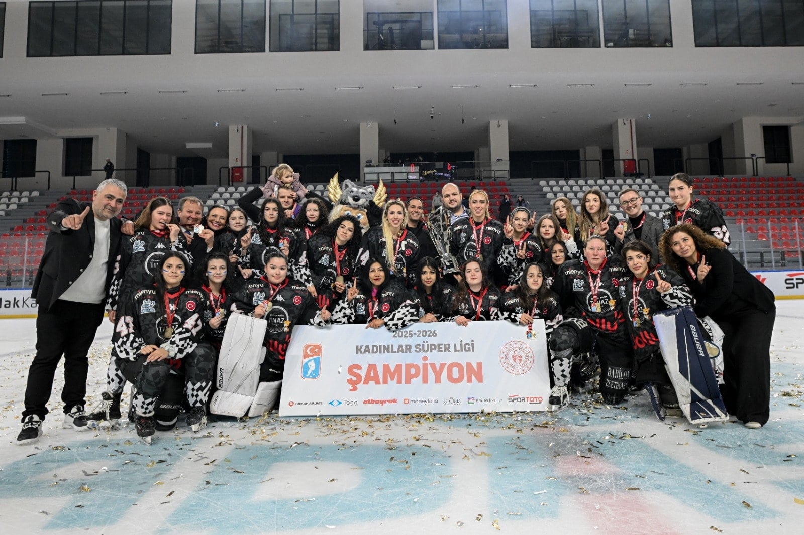Buz Hokeyi Kadınlar Süper Ligi'nde şampiyon Buzadam SK