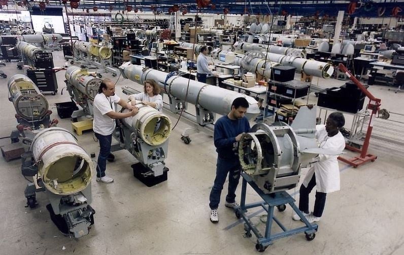 İsrail'in stoğu bitmek üzereydi! Dev füze fabrikası genişletildi: Seri üretime geçtiler