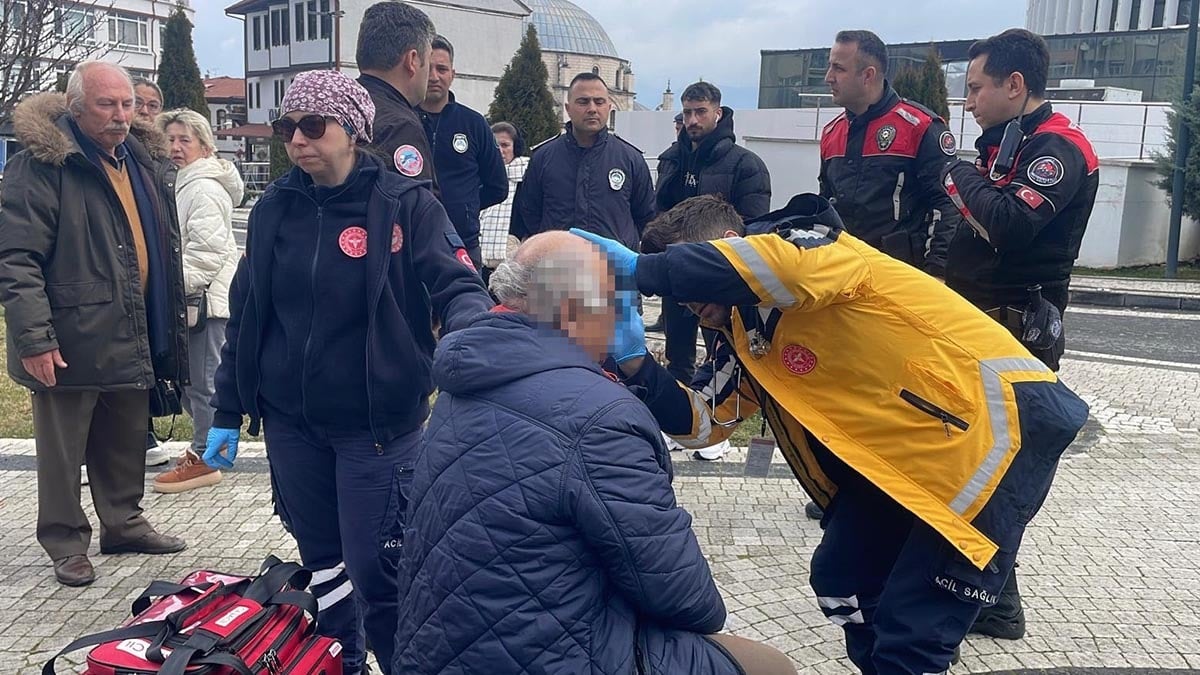 Parkta kavga 67 yaşındaki kişi ağır yaralandı