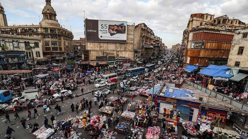 Ateşin ortasındaki ülke "kimse bize saldıramaz" diyerek halkını sakinleştirdi
