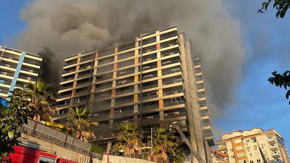 Alanya'da otelde çıkan yangın söndürüldü