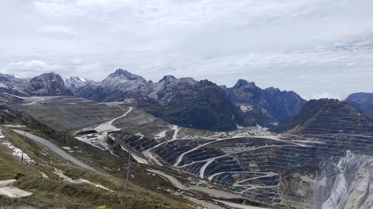 Bu altın rezervinin kendi şehri ve havalimanı var: Her yıl 48 ton altın üretiyor