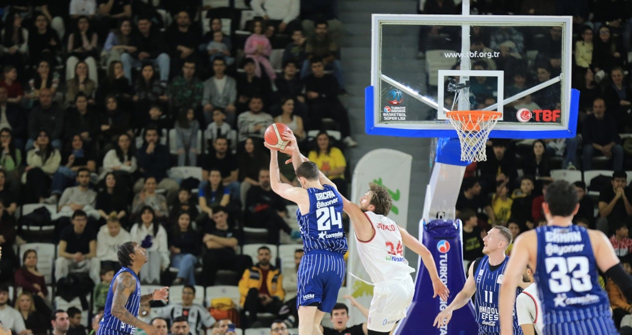Anadolu Efes deplasmanda Glint Manisa Basket'i mağlup etti