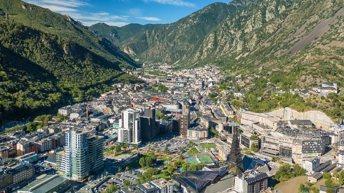 Dünyanın en güvenli ülkesi: Ne savaş uçağı ne de askeri var