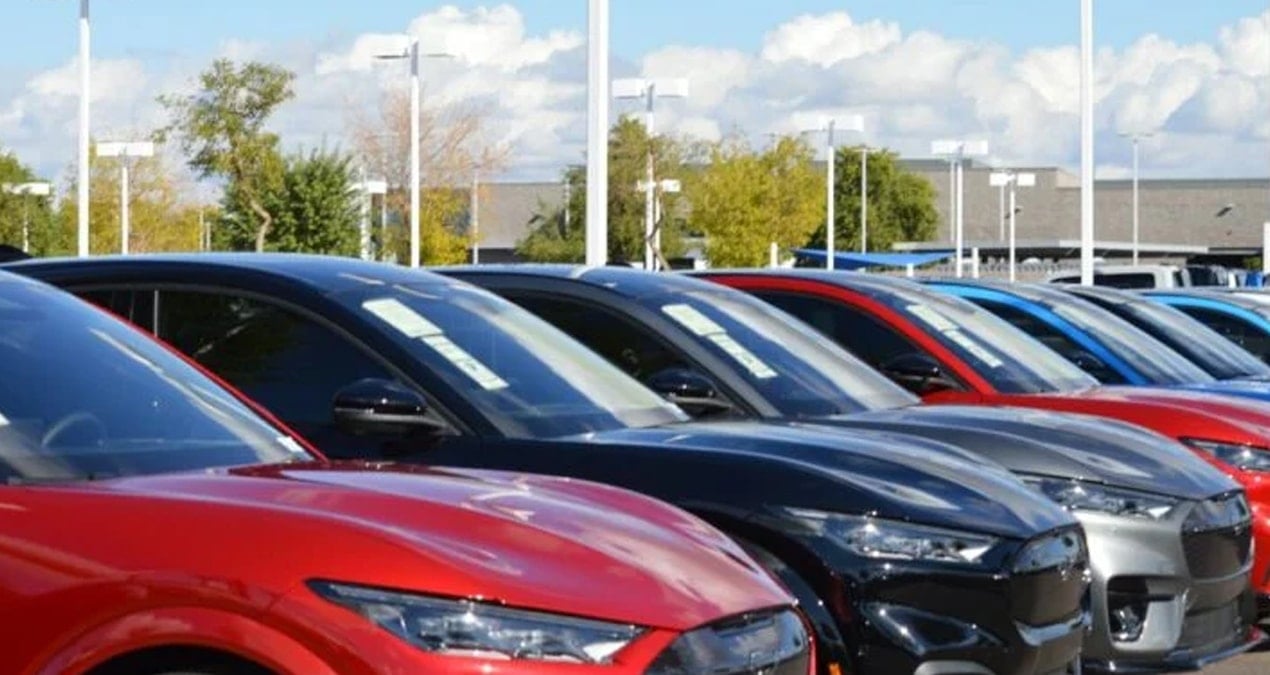 Bu renkte araba alan satarken pişman oluyor