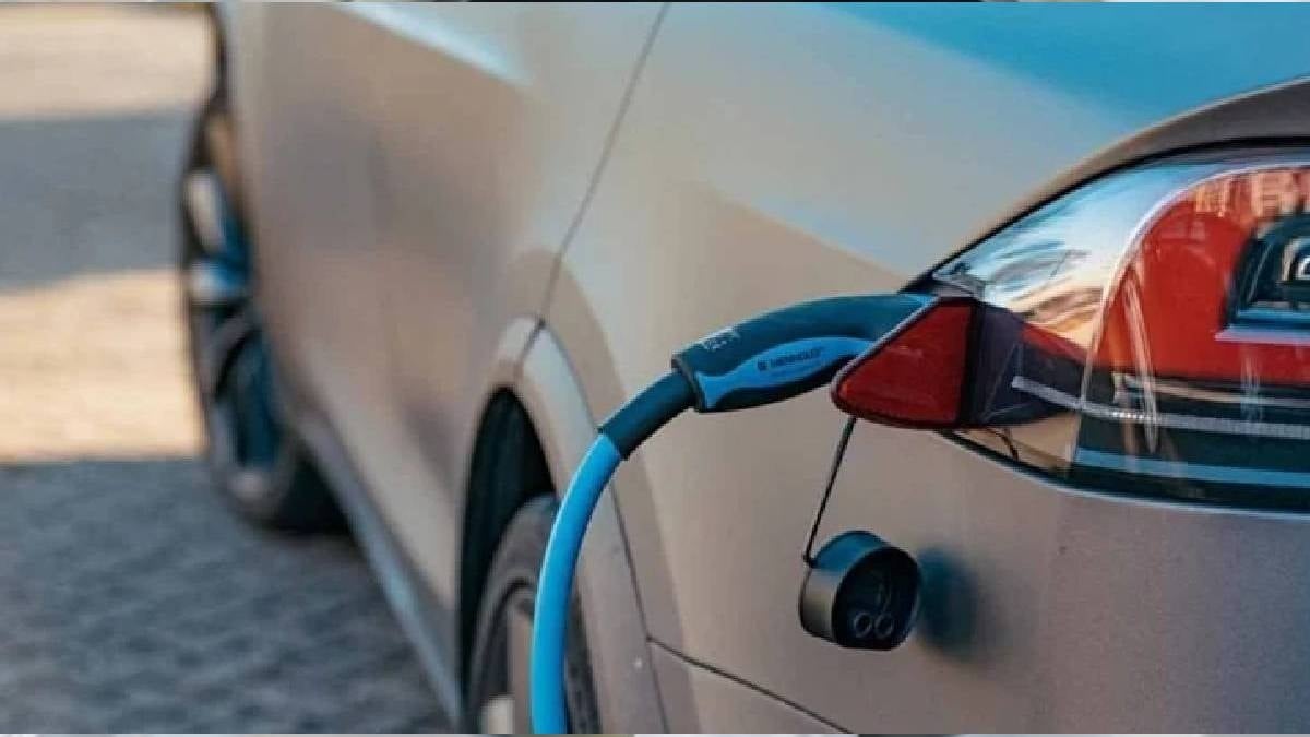 Dünyanın en iyi lüks elektrikli otomobili belli oldu
