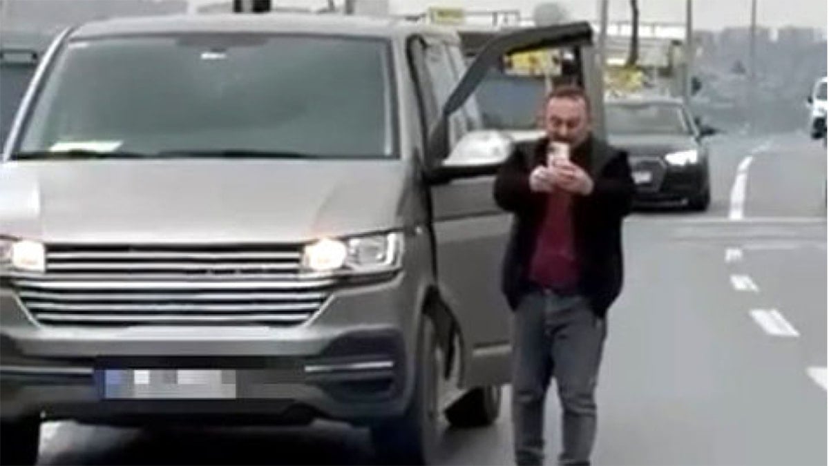 Aracından çekiçle indi, 180 bin TL'yi duyunca hemen geri döndü