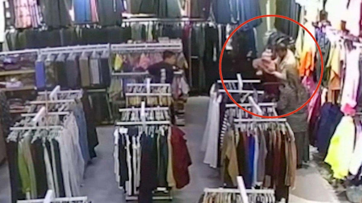 Manisa'da korku dolu anlar: Bebeğin hayatını Heimlich manevrasıyla kurtardı