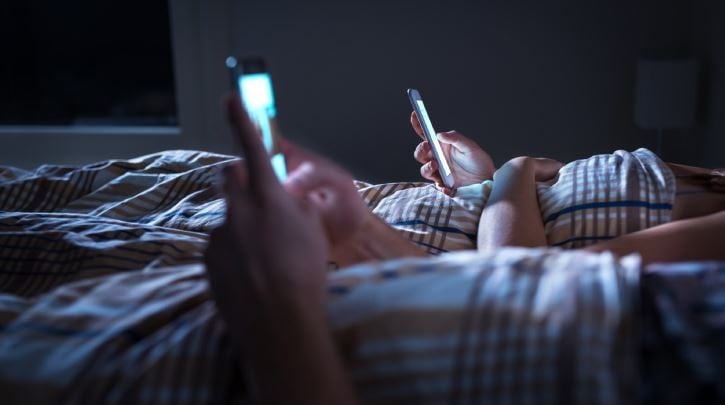 Milyonlarca telefon gece yarısı çalmaya başladı! Hemen güncelleyin