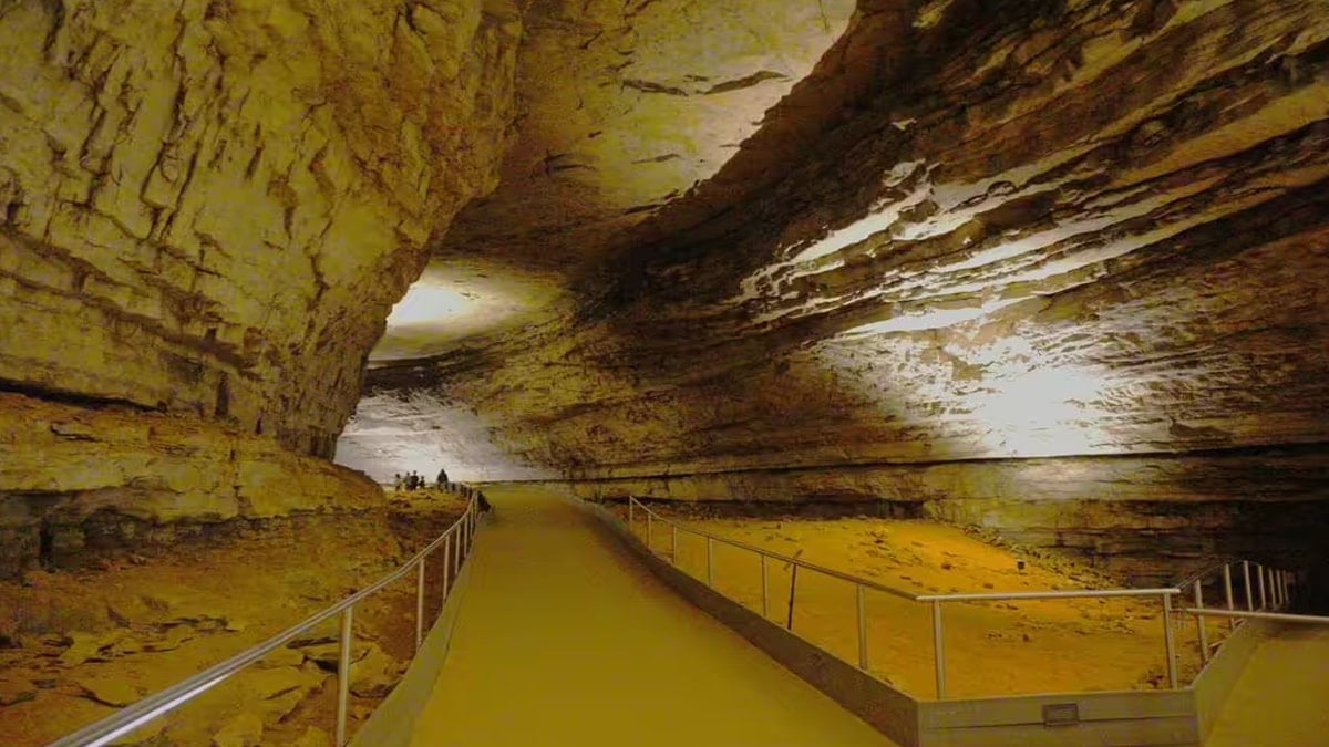 Yerin 400 fit altında: Dünyanın en uzun mağarası