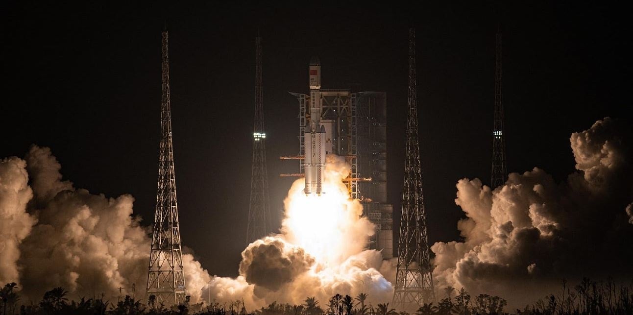 Tüm dünya ABD ve İran'a kilitlenmişken onlar dev aracı uzaya fırlattılar