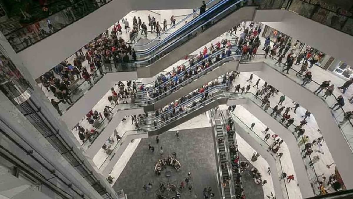 Dünyanın en büyük AVM'si: 16 katta 700 mağazası var