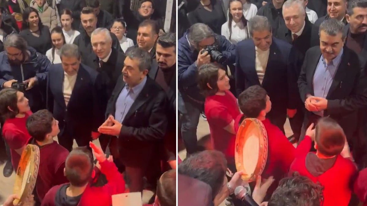 Çocuklar Milli Eğitim Bakanı'nı 'Kabe'de Hacılar' ilahisiyle karşıladı
