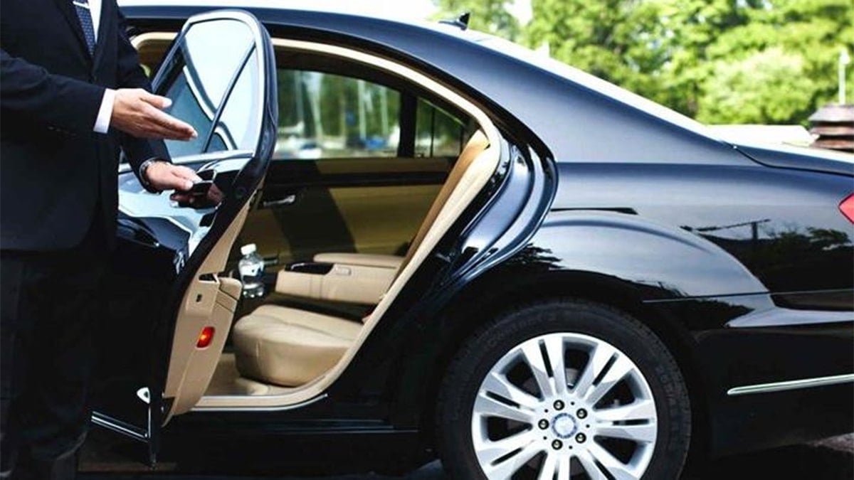 Makam aracı değil aile servisi