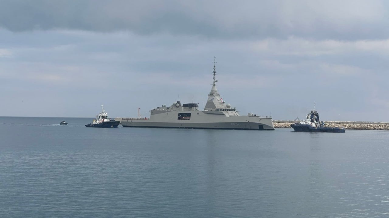 Yunan savaş gemileri İran saldırılarına karşı konuşlandı