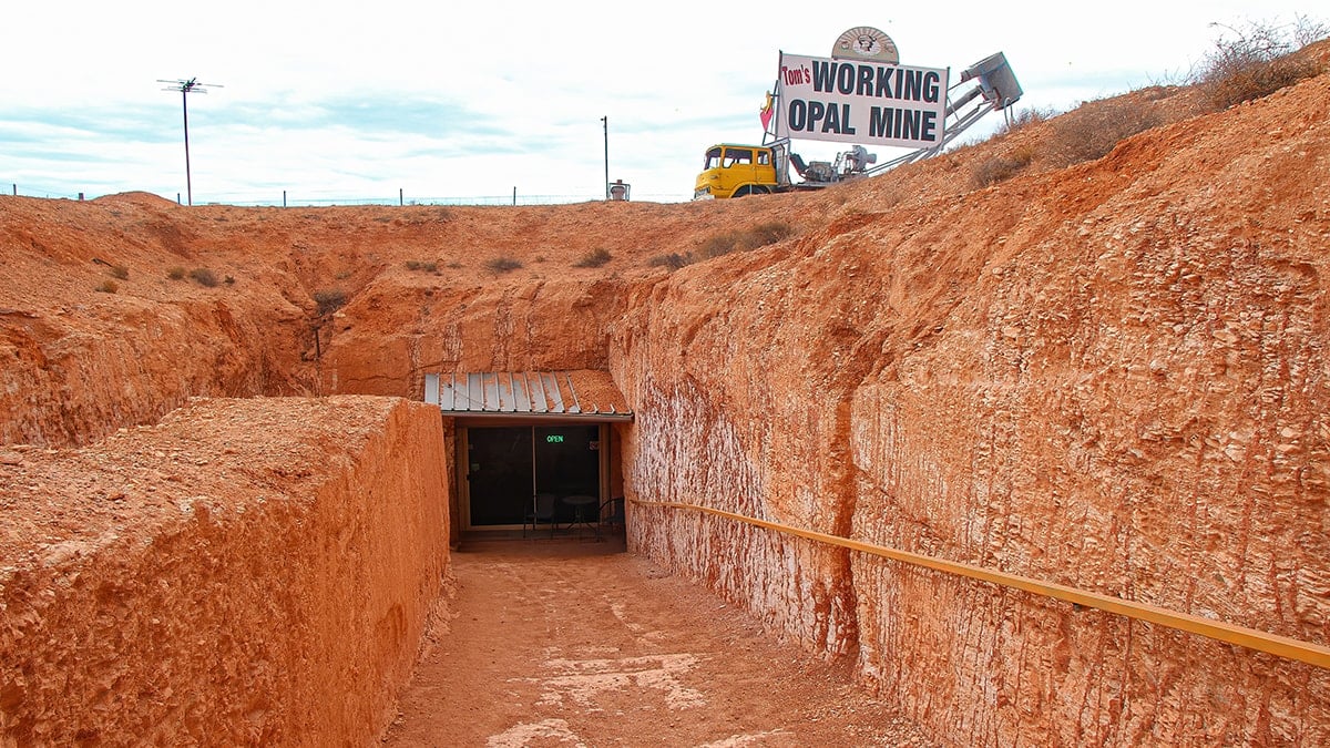 Bu kasabada kimse yeryüzünde yaşamıyor: Evlerini kazarken milyoner oluyorlar 