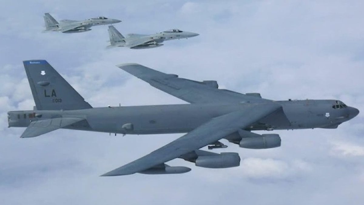 ABD, B-52 bombardıman uçaklarıyla İran'ı vurdu