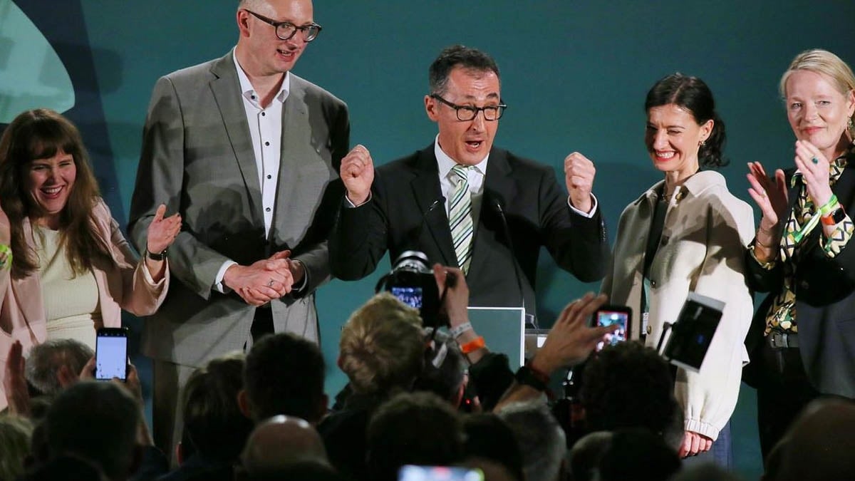 Ülkenin tarihinde bir ilk! Sandıktan zaferle çıkan Türk isim Başbakan seçildi