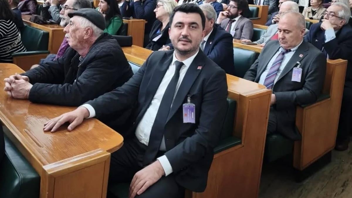 CHP'li başkana bir grup bıçakla saldırdı! Hastaneye kaldırıldı