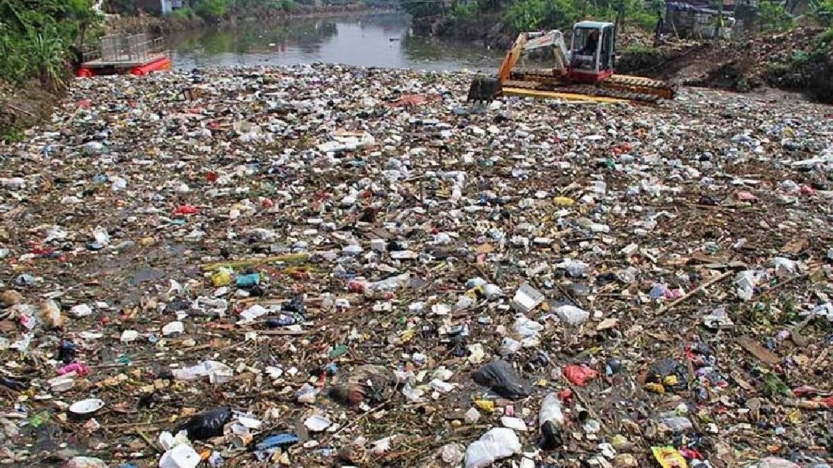 Dünyanın en kirli nehri: Binlerce fabrika  her gün tonlarca zehirli atık bırakıyor